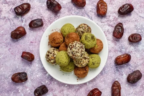 تصویر 2 از قیمت مناسب + فروش ویژه خرما شکلاتی تنگسیر